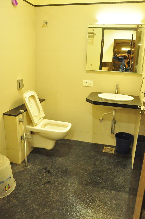 Pai Residency Otel Hospet Dış mekan fotoğraf